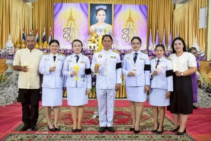 พิธีถวายเครื่องราชสักการะและวางพานพุ่ม และพิธีถวายพระพรชัยมงคลฯ
